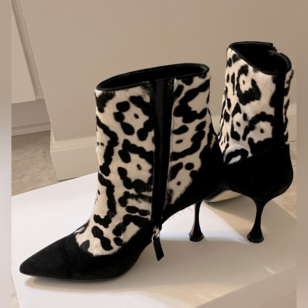 Manolo Blanik leopard print bootie